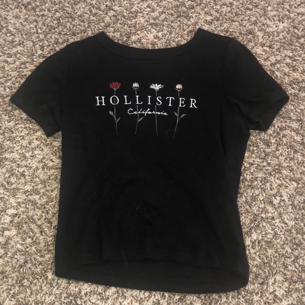 Black flower hollister california short sleeve t